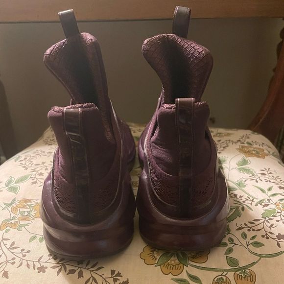 Kylie Jenner x Puma Sneakers - Picture 3 of 5